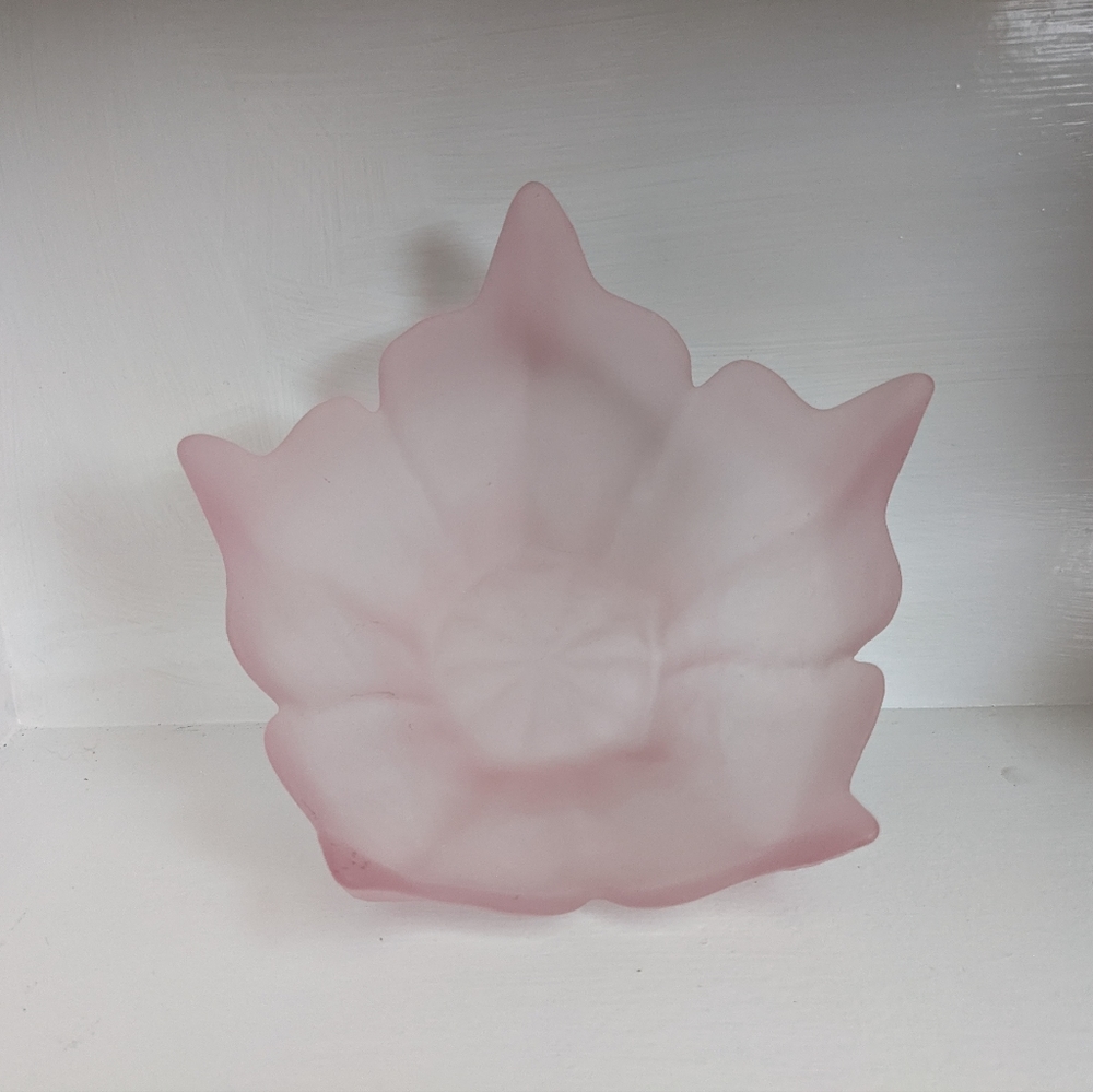 Vintage Lotus-Shaped Glass Bowl – Unique Mid-Century Design